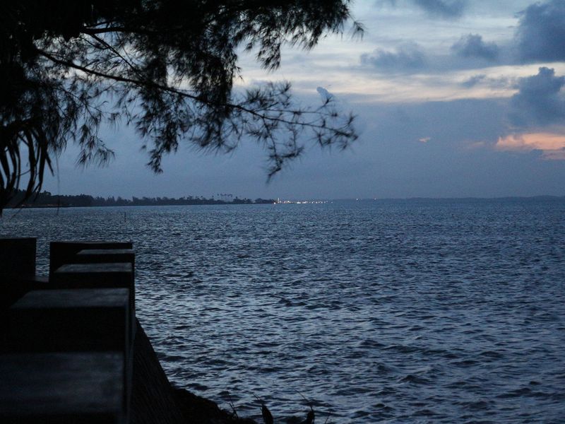 Tanjung Uban, Pulau Batam di seberang